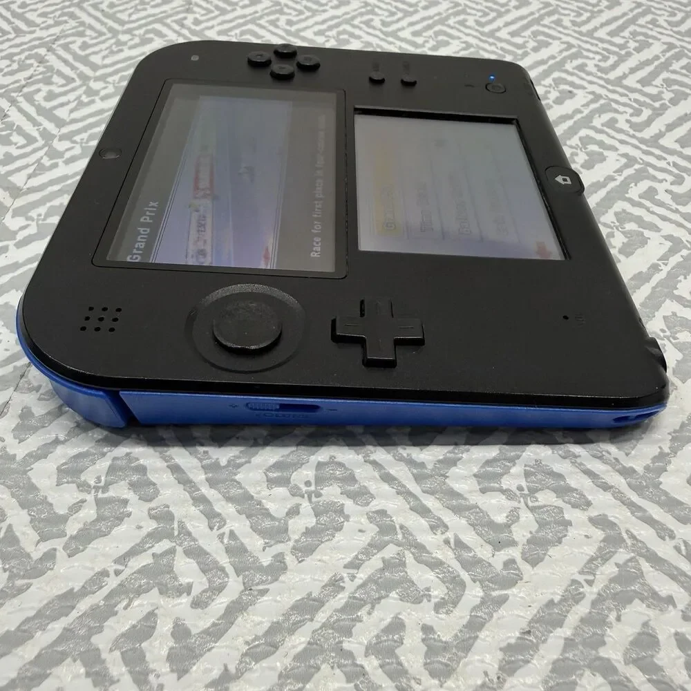 Nintendo 2DS Black & Blue Bundle w/ Mario Kart 7, Charger, 2GB SD Card & Stylus